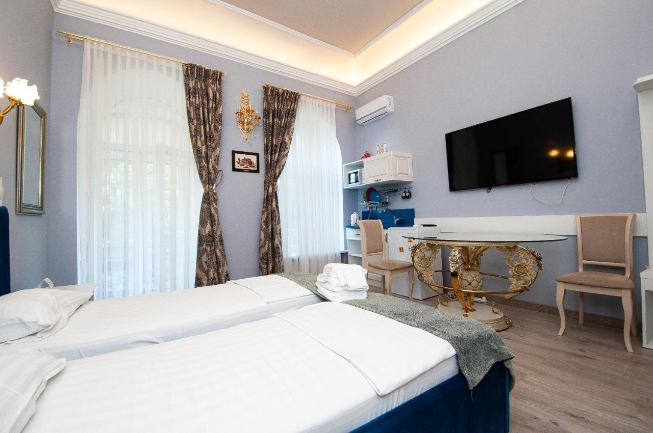 Art Suites Near Deribasovskaya Odessa Exterior foto